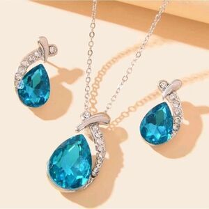 Blue Teardrop Diamond NECKLACE & EARRING SET